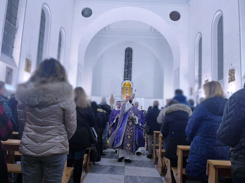 Nuova profanazione dopo il sacrilegio di Ostia: chiusa la Cappella di Termini per atti blasfemi e degrado (FOTO) 1 Nuova profanazione dopo il sacrilegio di Ostia: chiusa la Cappella di Termini per atti blasfemi e degrado (FOTO) 1