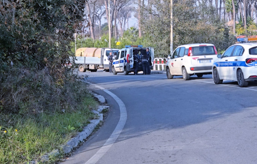 Incidente mortale su via di Malafede: centauro perde la vita nello scontro con un camion (FOTO) 1