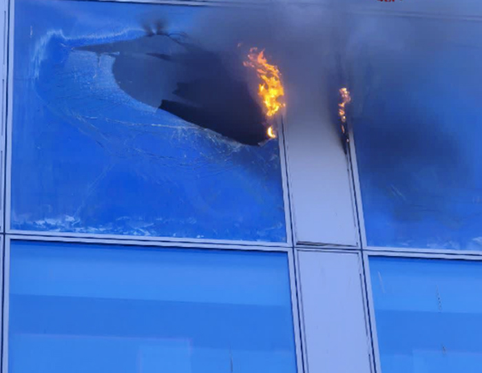 Paura al Policlinico: incendio esplode al quinto piano di un edificio dov'è in corso un cantiere (FOTO) 1 Paura al Policlinico: incendio esplode al quinto piano di un edificio dov'è in corso un cantiere (FOTO) 1