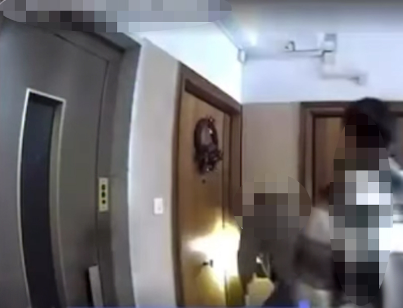 Controllano chi parte per svuotargli casa: le immagini che smascherano i topi di Natale a Roma sud (FOTO) 2 Controllano chi parte per svuotargli casa: le immagini che smascherano i topi di Natale a Roma sud (FOTO) 2