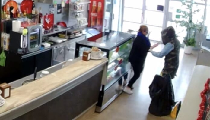 L'0aggressione alla barista