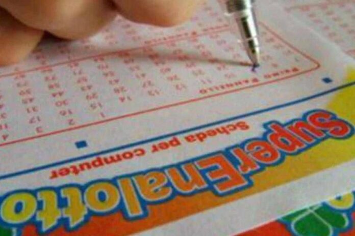 Superenalotto, numeri combinazione vincente oggi 8 gennaio