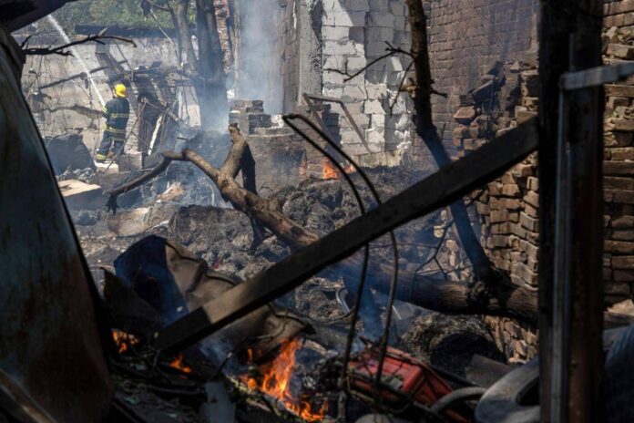 Ucraina, nuovo attacco della Russia contro porto di Odessa: un morto
