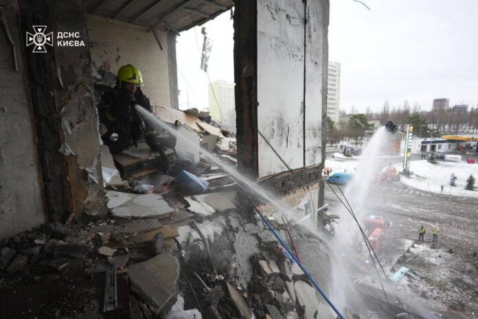 Ucraina, nuovo attacco russo su Kiev: in migliaia senza riscaldamento