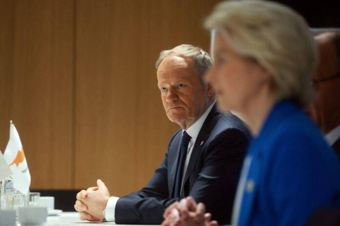 Ucraina, si apre il Consiglio Ue. Tusk: “Soldi oggi o sangue domani in Europa”