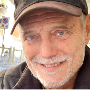 L’attore che impersonò il commissario Ninni Cassarà sceglie Ostia: “Hai capito perché vivo al mare?” (VIDEO) 1 L’attore che impersonò il commissario Ninni Cassarà sceglie Ostia: “Hai capito perché vivo al mare?” (VIDEO) 1