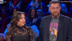 Affari Tuoi 13 dicembre 2025, concorrente sfida rossi e Dottore: quanto ha vinto Daniele al gioco dei pacchi 1