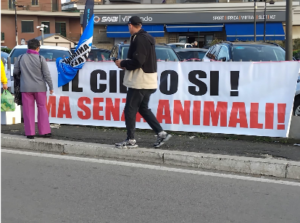 Animalisti italiani protestano a Boccea di fronte al Circo Ronyroller di Stefano Orfei 3 Animalisti italiani protestano a Boccea di fronte al Circo Ronyroller di Stefano Orfei 3
