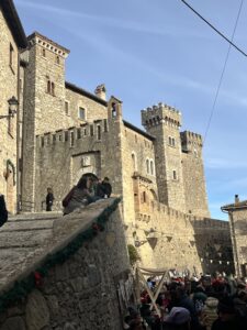 Collalto Sabino si trasforma nel Paese di Babbo Natale: zuppe, salsicce, prodotti a Km0, giochi e artigianato nelle cantine 5 Collalto Sabino si trasforma nel Paese di Babbo Natale: zuppe, salsicce, prodotti a Km0, giochi e artigianato nelle cantine 5