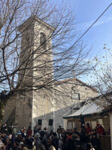 Collalto Sabino si trasforma nel Paese di Babbo Natale: zuppe, salsicce, prodotti a Km0, giochi e artigianato nelle cantine 4 Collalto Sabino si trasforma nel Paese di Babbo Natale: zuppe, salsicce, prodotti a Km0, giochi e artigianato nelle cantine 4