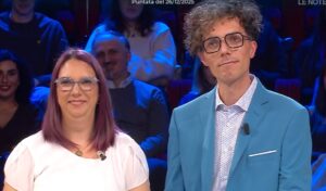 Affari Tuoi 26 dicembre 2025, Fausto va alla Regione Fortunata: quanto ha vinto ai pacchi
