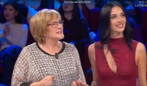 Affari Tuoi 19 dicembre 2025, Giulia torna a casa con tanti soldi: quanto ha vinto ai pacchi 1