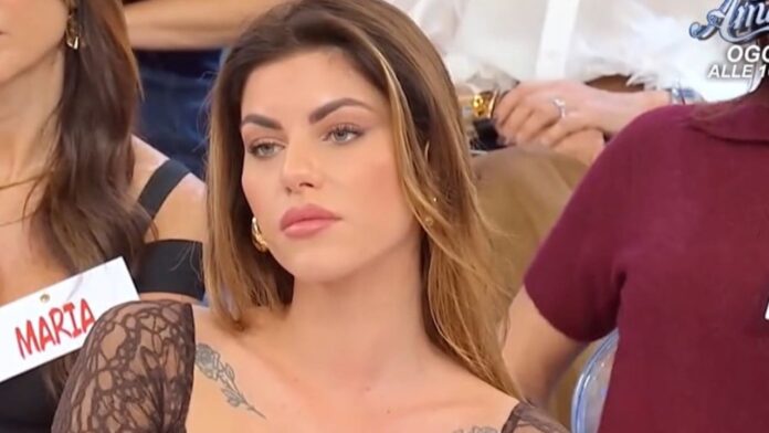 nicole copertina Chi è Nicole Belloni, la corteggiatrice di Flavio Ubirti a Uomini e Donne: età, lavoro, programmi, Instagram e TikTok