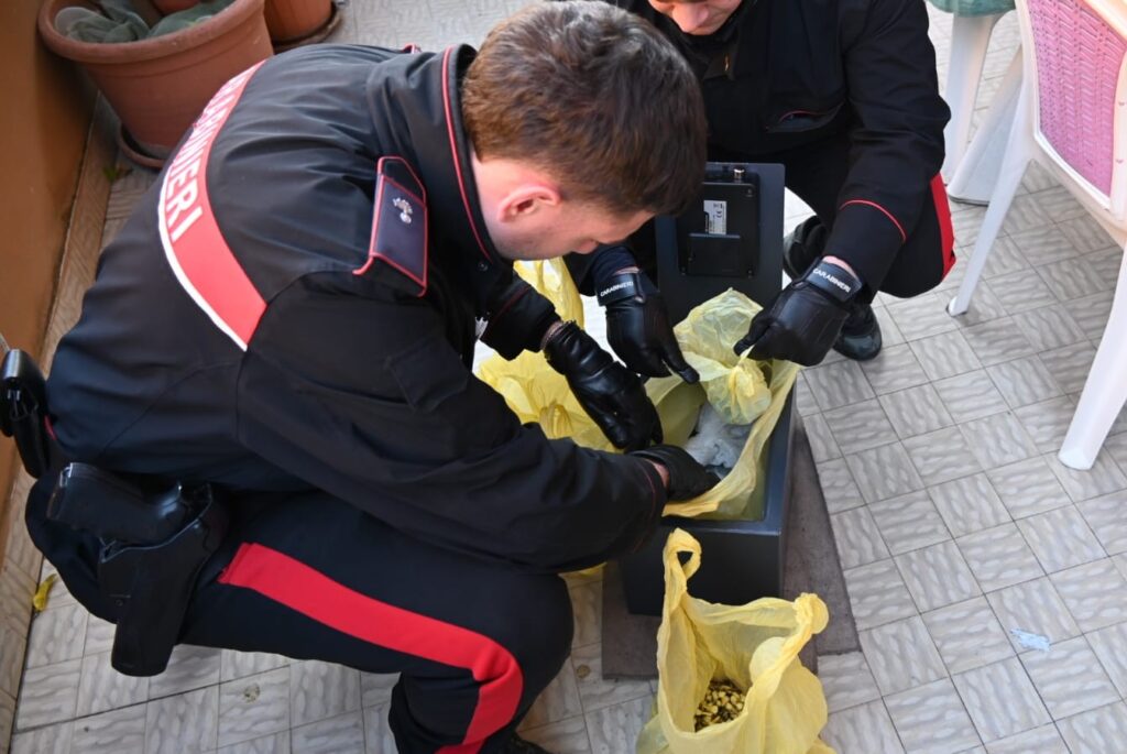 Blitz anti droga a Ostia: sequestri per 100mila euro e sei arresti 2