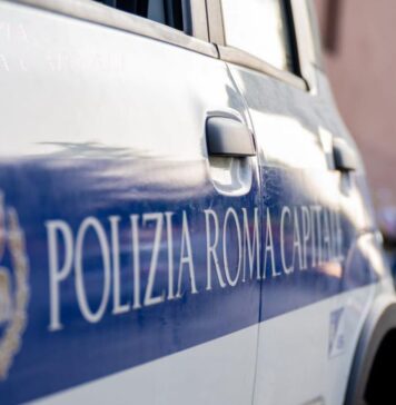 Incidente tra auto in zona Tor Vergata: un ferito