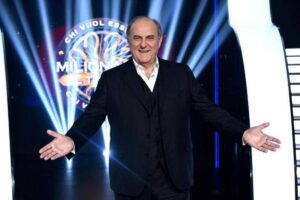 Guida tv domenica 8 marzo 2026, cosa guardare stasera sui canali in chiaro e su Sky 1