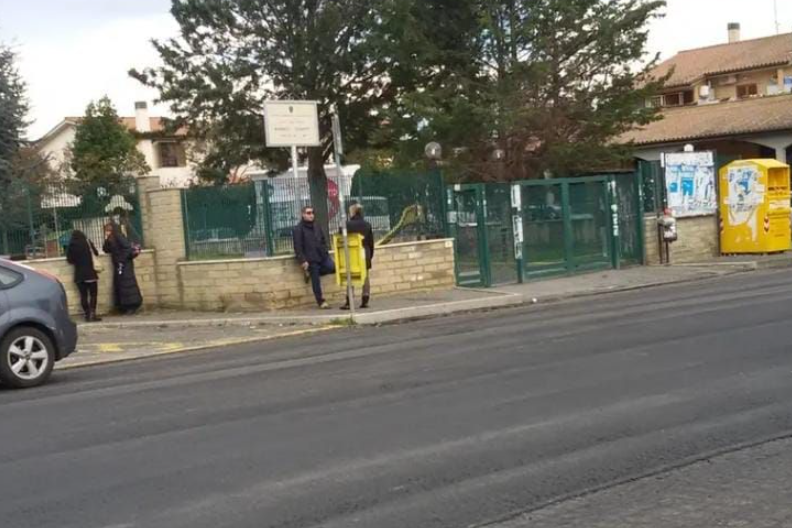 Allarme topi in una scuola, derattizzazione e sanificazione a Cerveteri: chiusa una sezione 1 Allarme topi in una scuola, derattizzazione e sanificazione a Cerveteri: chiusa una sezione 1