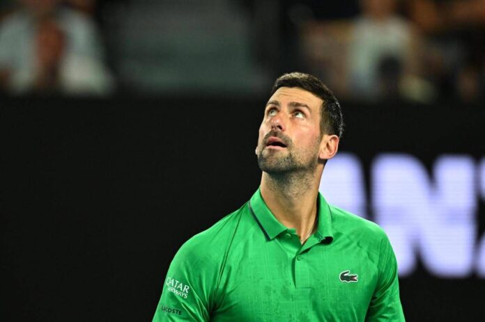 Djokovic, il rito all’Australian Open: “Ogni giorno abbraccio un fico brasiliano nei giardini di Melbourne, mi cura”