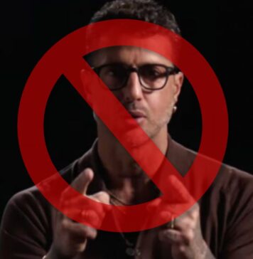 Fabrizio Corona, Falsissimo bloccato