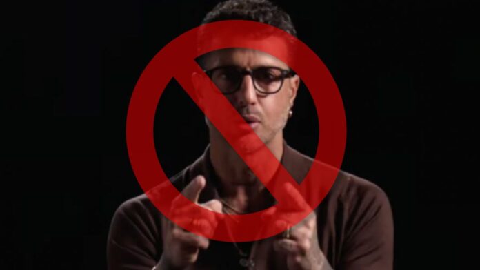 Fabrizio Corona, Falsissimo bloccato