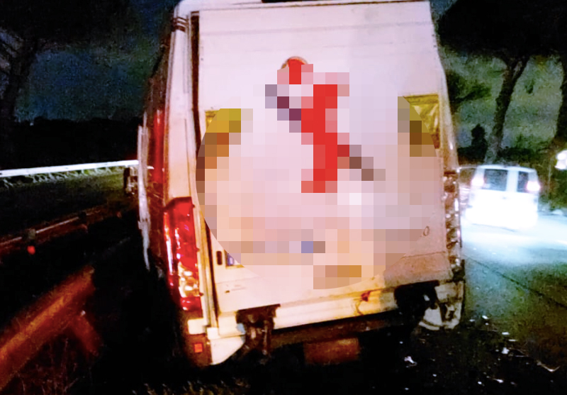Pontina paralizzata dopo un violento incidente tra furgoni: traffico in tilt e code chilometriche verso la Capitale (FOTO) 1