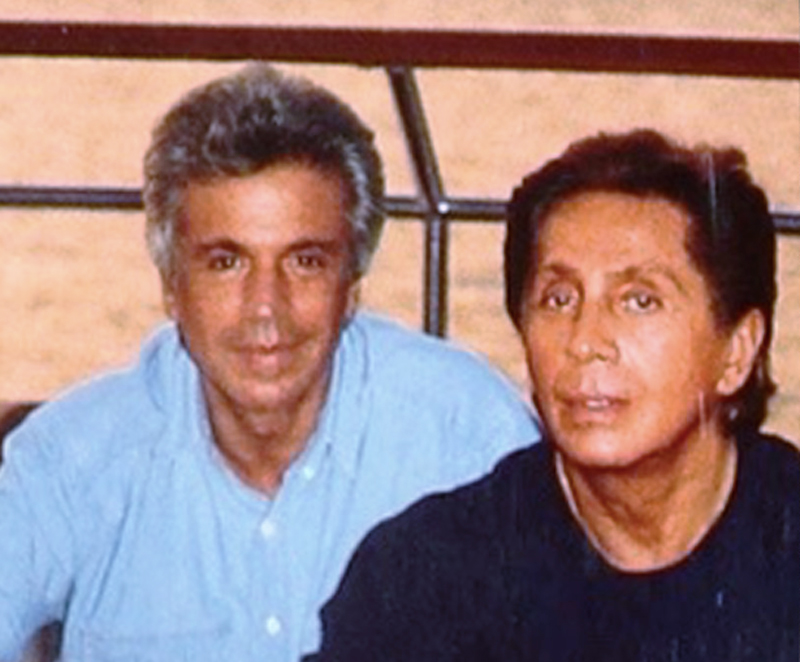 È morto Valentino Garavani: addio al genio della moda che ha reso eterna l’eleganza italiana (FOTO) 1 È morto Valentino Garavani: addio al genio della moda che ha reso eterna l’eleganza italiana (FOTO) 1