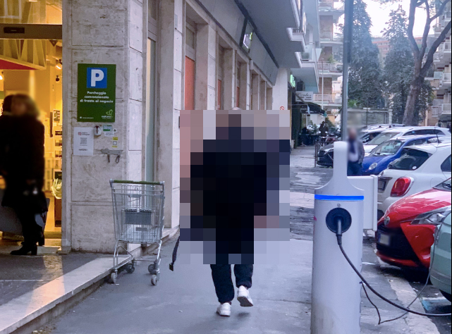 Donna aggredita a Balduina. Testimonianza shock tra minacce e bottigliate: "Ecco com'era vestito" (FOTO) 1