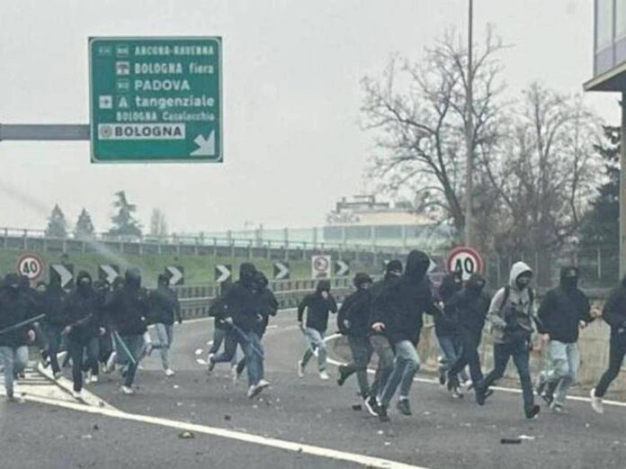 Scontri tifosi Fiorentina-Roma, Viminale: “Stop trasferte fino a fine stagione”