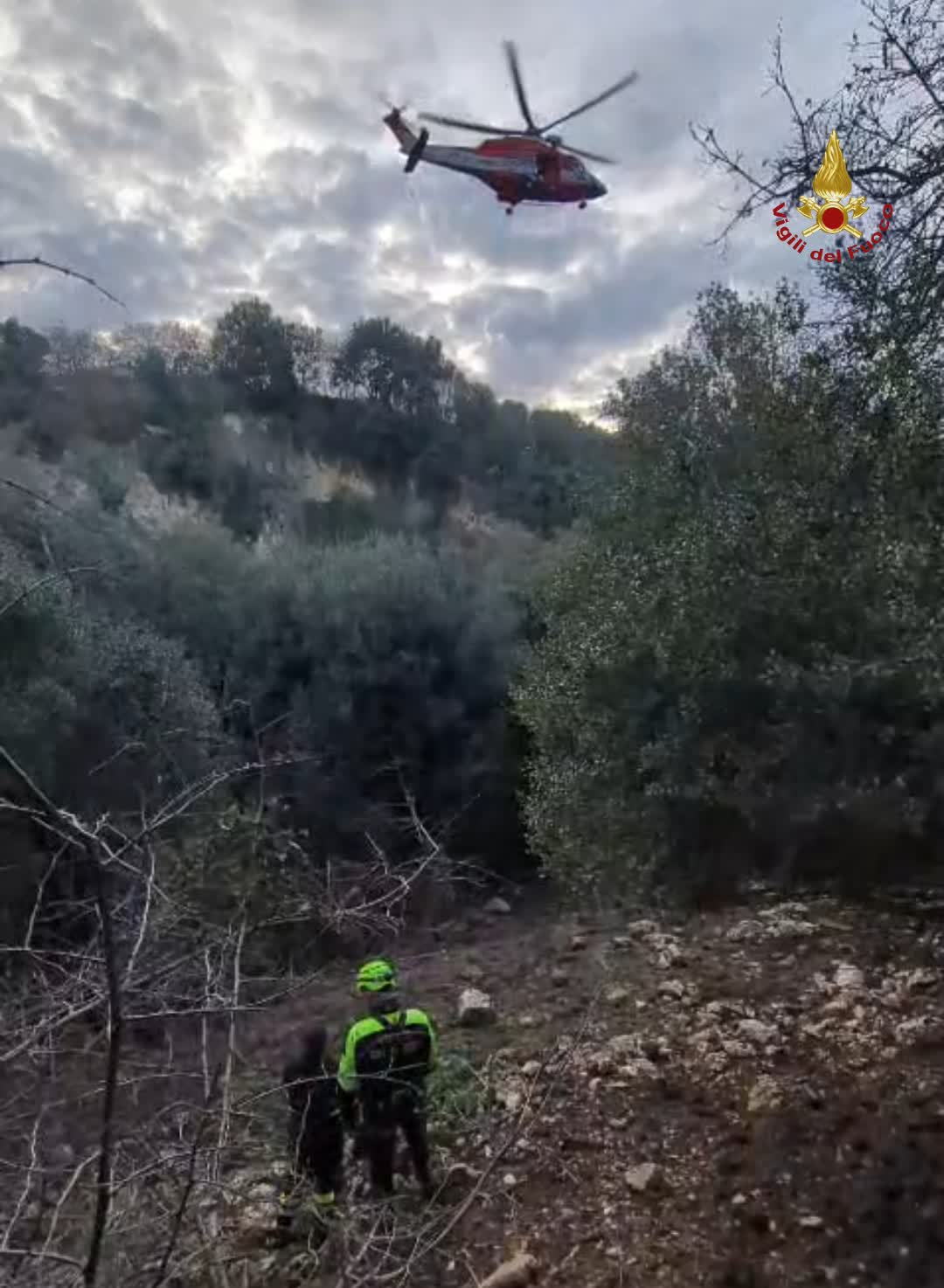 Precipita in un fossato a Fiano Romano: salvato dai vigili del fuoco con l’elicottero Drago 3 Precipita in un fossato a Fiano Romano: salvato dai vigili del fuoco con l’elicottero Drago 3