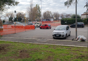 Passerella della stazione di Acilia Sud Dragona. I pendolari smentiscono Astral: “Cantiere fantasma” 1