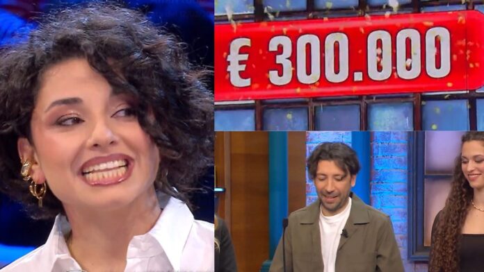 Affari tuoi cp Affari Tuoi 12 febbraio, Ilenia dalla Puglia va alla Regione Fortunata: cosa è successo ieri