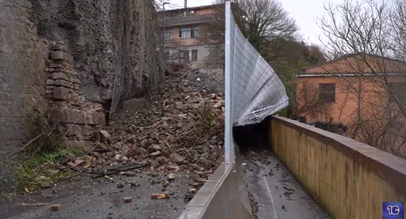 Frana a Isola Farnese, riapre la strada ma con il "lucchetto" meteo 1 Frana a Isola Farnese, riapre la strada ma con il "lucchetto" meteo 1