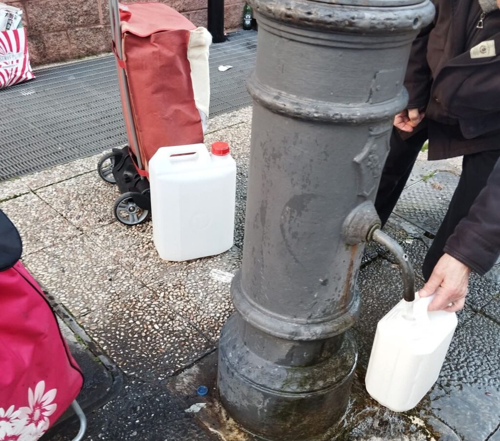 Scoppia la condotta dell’acqua: chiusa via Prenestina, traffico deviato, rubinetti a secco, niente lezioni 2