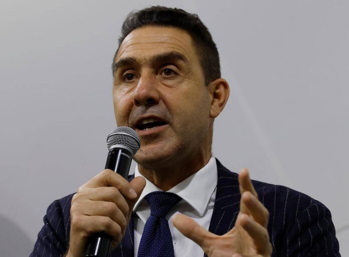 Futuro Nazionale, Vannacci registra il partito dal notaio: sarà lui il presidente