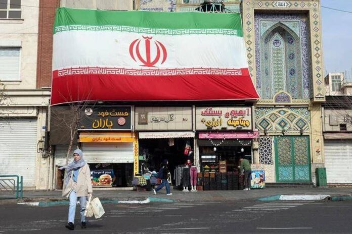 Iran-Usa, l’agenzia nucleare di Teheran: “Diluiremo uranio al 60% se sanzioni revocate”