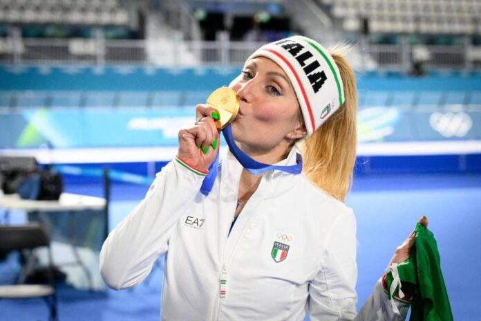 Lollobrigida, ovazione a Sanremo dopo Milano Cortina: “Perso l’attimo per selfie con Pausini. Olimpiadi 2030? Mai dire mai”