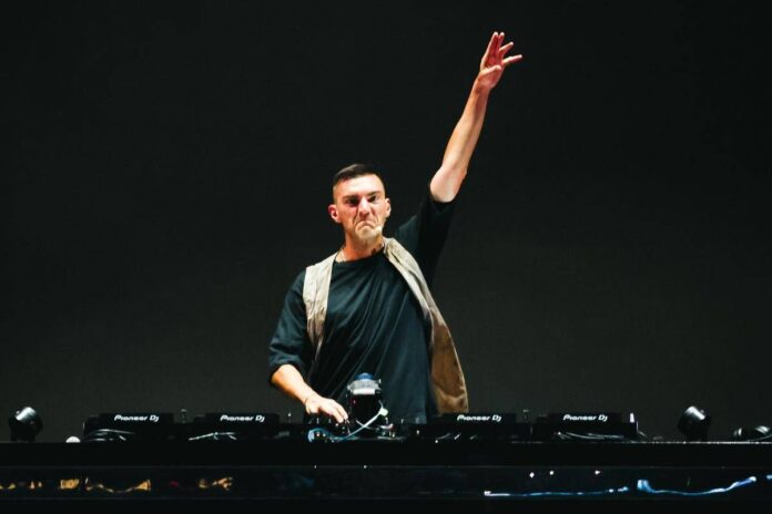 Milano Cortina, Gabry Ponte dà spettacolo nella cerimonia di chiusura sulle note di ‘Blue – Da Ba Dee’