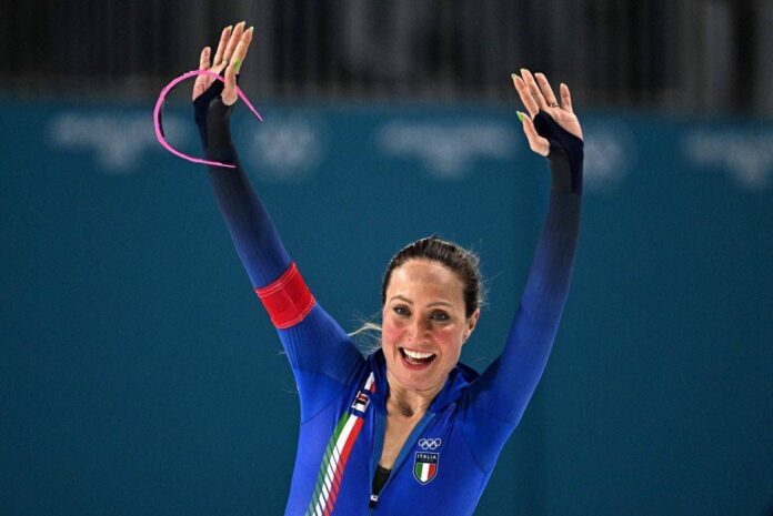Milano Cortina, primo oro per l’Italia con Francesca Lollobrigida: record olimpico nei 3mila