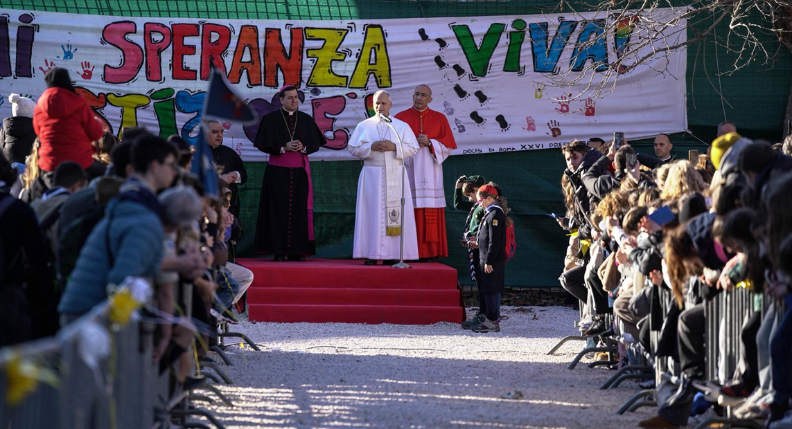 Papa Leone XIV in visita a Ostia: prima tappa pastorale nelle parrocchie di Roma (VIDEO) 5 Papa Leone XIV in visita a Ostia: prima tappa pastorale nelle parrocchie di Roma (VIDEO) 5