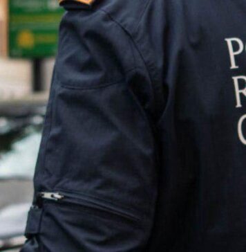 Van si scontro con motociclo a Trastevere: conducente ubriaco fermato dopo inseguimento
