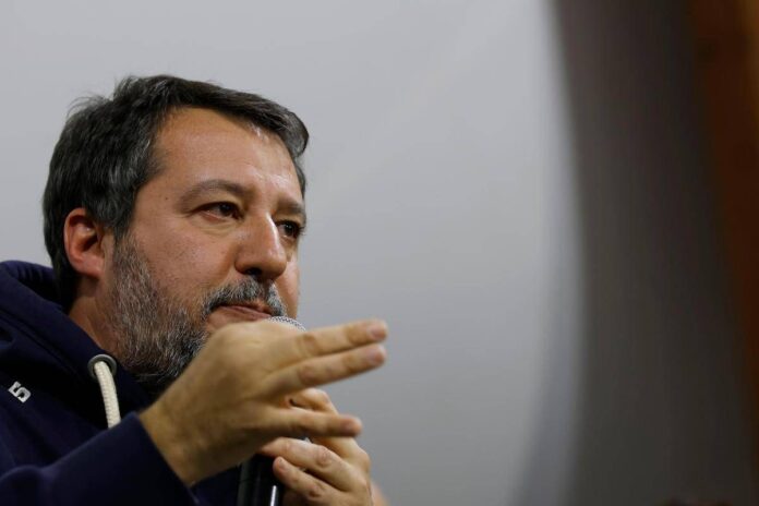 Poliziotto fermato a Milano, Salvini: “Mela marcia, sempre rispetto per forze dell’ordine”