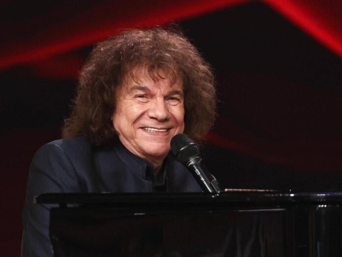 Riccardo Cocciante compie 80 anni e torna con un nuovo album Scaletta Riccardo Cocciante Roma 2026: programma, canzoni, viabilità del 6 luglio