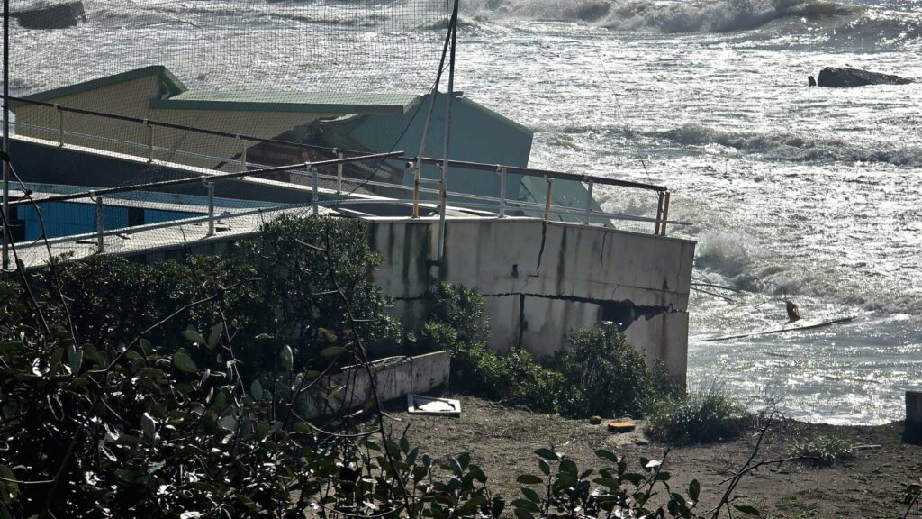 Ancora una mareggiata e Ostia perderà un altro stabilimento balneare (VIDEO) 3