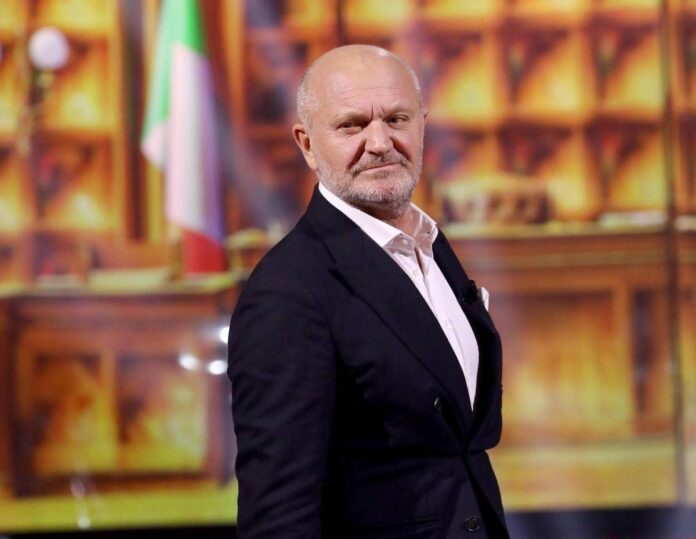 Sanremo 2026, Andrea Pucci in ‘nude look’ sui social: “Sto arrivando”
