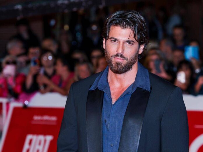 Sanremo 2026, Can Yaman co-conduttore prima serata: chi è l’attore turco