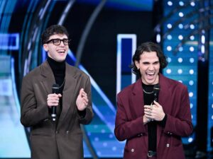 Chi è Aka 7even, in gara a Sanremo con LDA: età, biografia, fidanzata, canzoni, Instagram 1