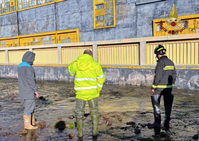 Scoppia la condotta dell’acqua: chiusa via Prenestina, traffico deviato, rubinetti a secco, niente lezioni 1
