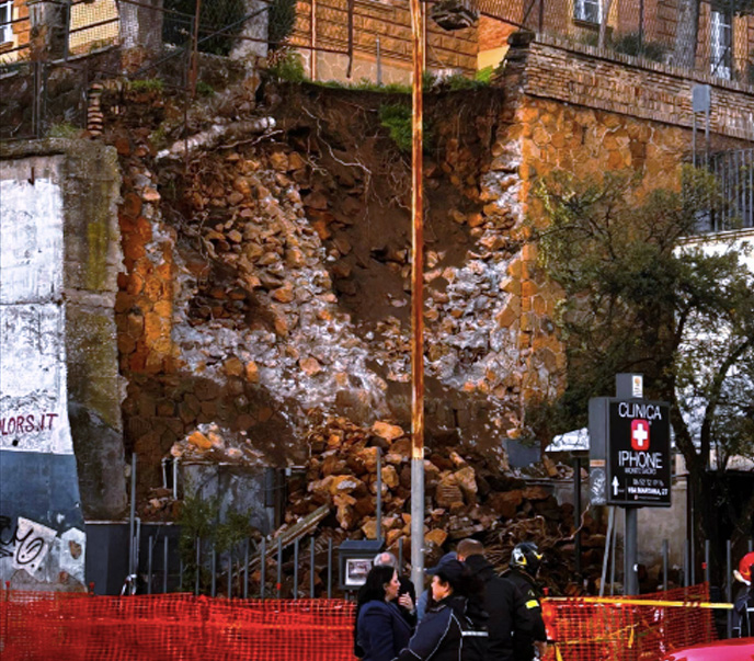 Tragedia sfiorata a Monte Sacro: avvisaglie e divieti salvano i pedoni da una frana (VIDEO e FOTO) 1 Tragedia sfiorata a Monte Sacro: avvisaglie e divieti salvano i pedoni da una frana (VIDEO e FOTO) 1