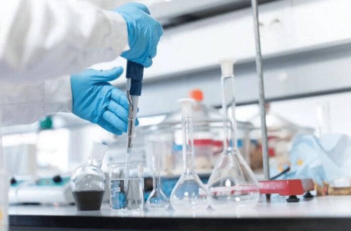 Tumore alla prostata, studio: “Apalutamide prima e dopo intervento riduce rischio metastasi del 20%”