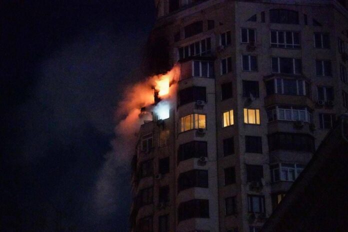 Ucraina sotto attacco, Russia colpisce con missili e droni: raid su Kiev, Kharkiv e Zaporizhzhia